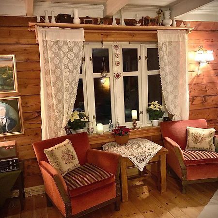 100 Years Old Norwegian Log House In Tromso Villa Екстериор снимка