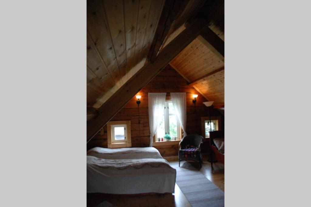 100 Years Old Norwegian Log House In Tromso Villa Екстериор снимка