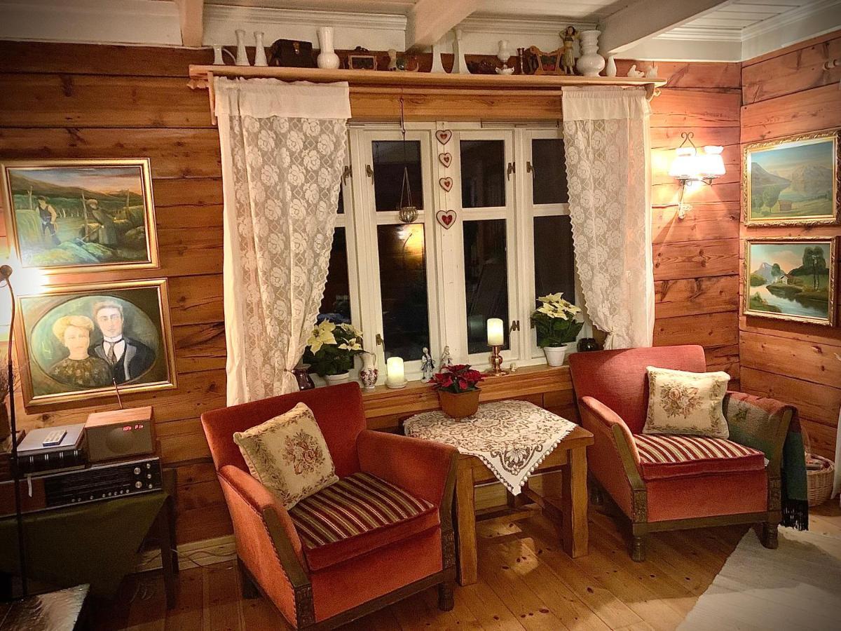100 Years Old Norwegian Log House In Tromso Villa Екстериор снимка