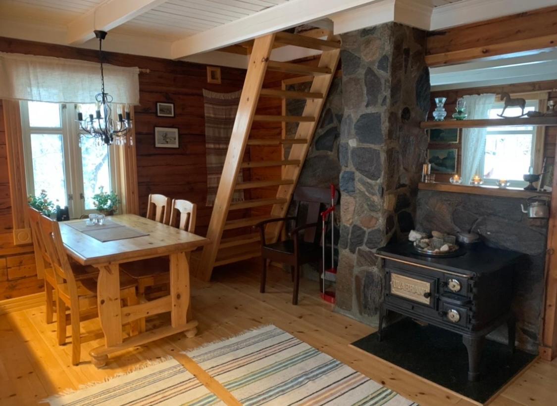 100 Years Old Norwegian Log House In Tromso Villa Екстериор снимка