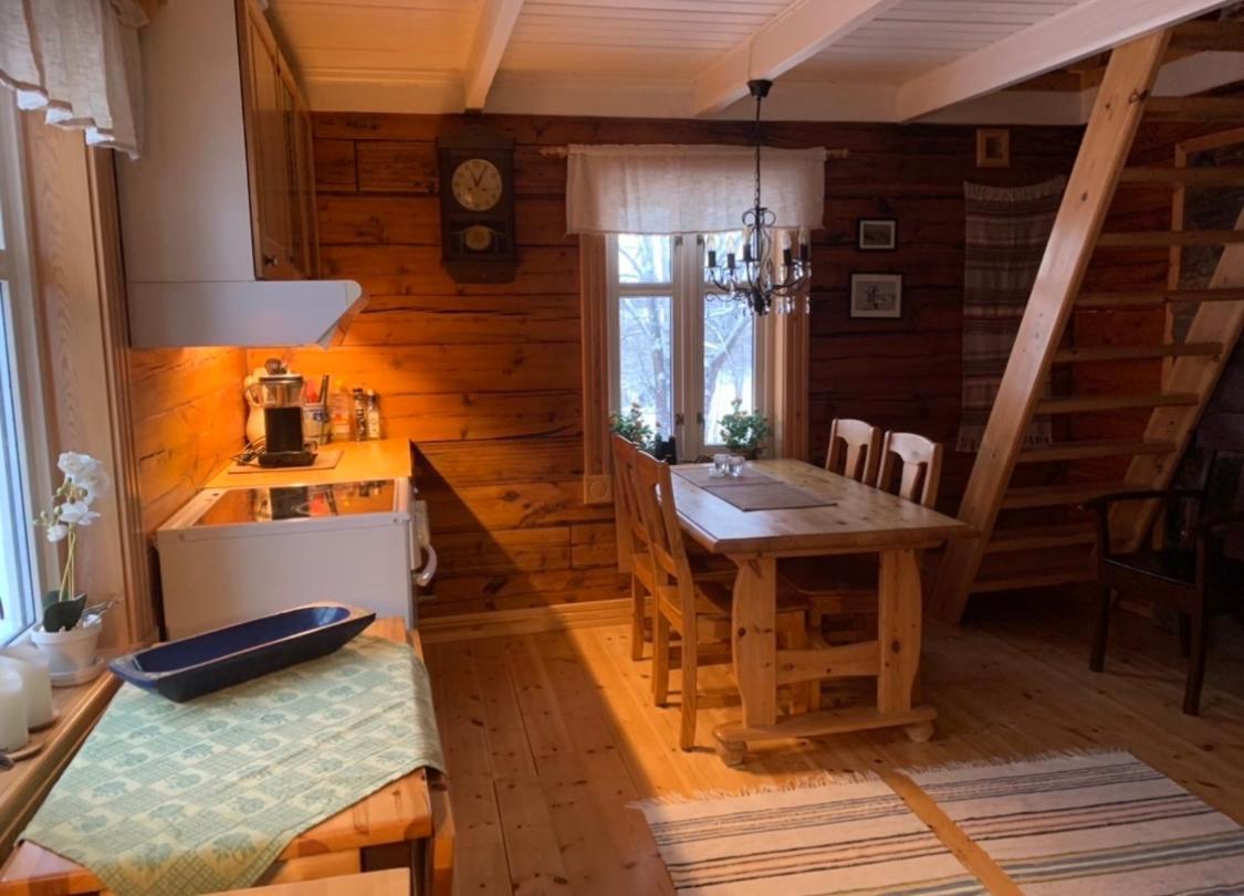 100 Years Old Norwegian Log House In Tromso Villa Екстериор снимка